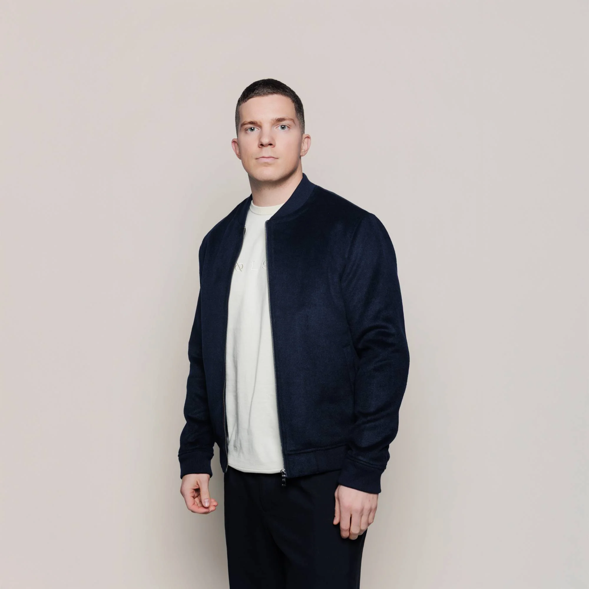 Russel - Image 6